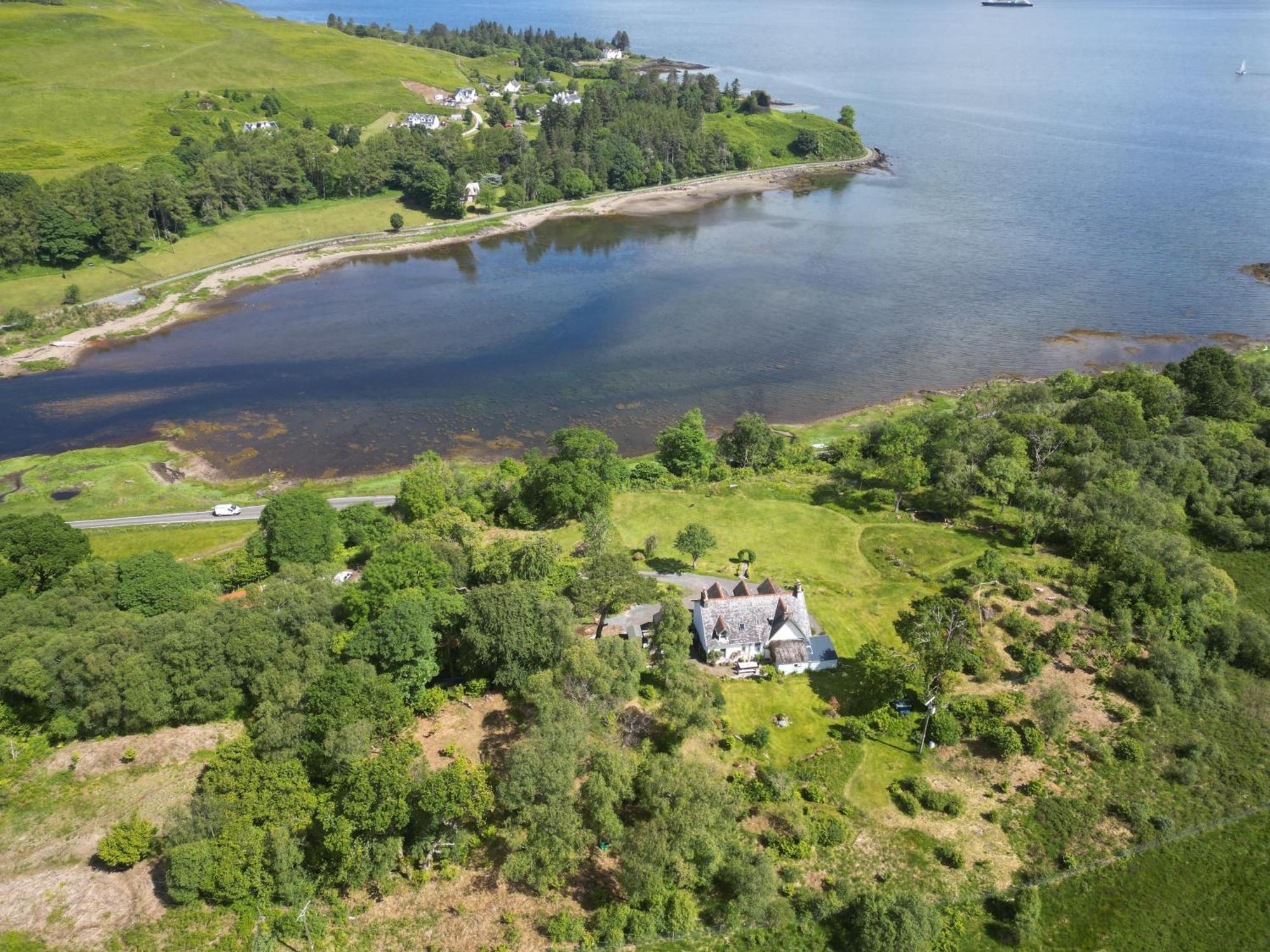 Glenaros Lodge Salen  Exterior photo